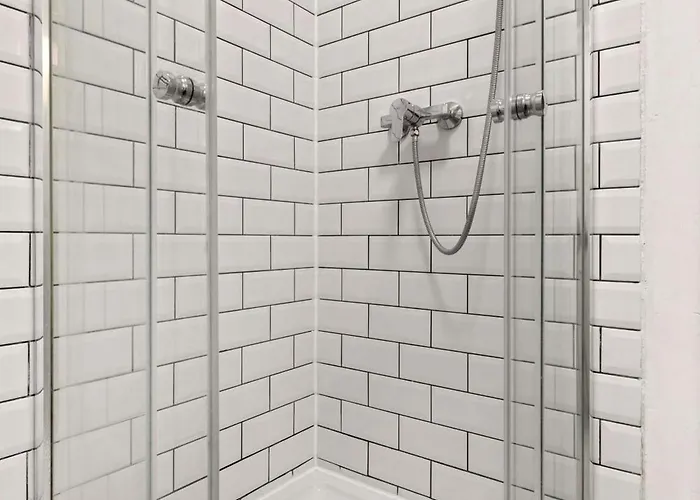 Cosy 10 Min Center Apartment *