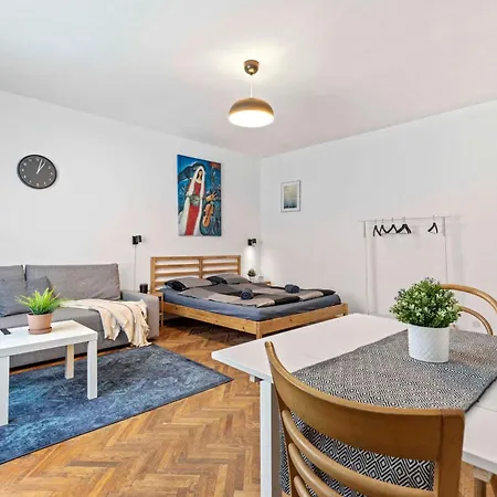 Апартаменти Cosy 10 Min Center