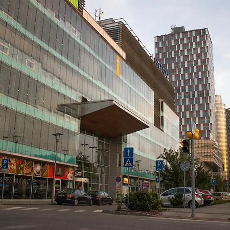 Cosy 10 Min Center Апартаменти *