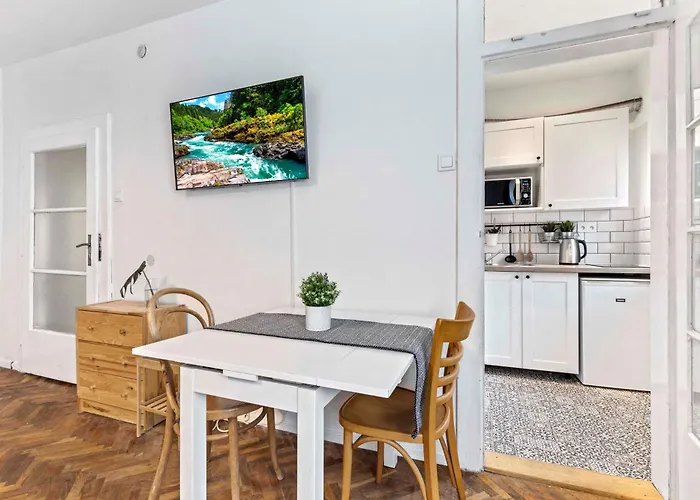 Апартаменти Cosy 10 Min Center Братислава