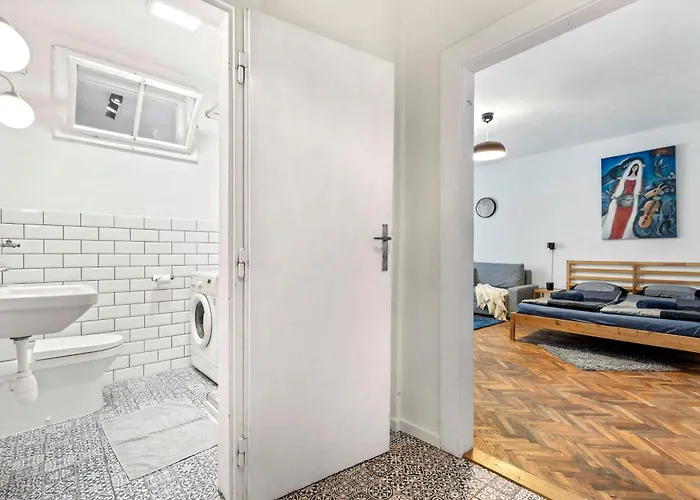 Cosy 10 Min Center Братислава