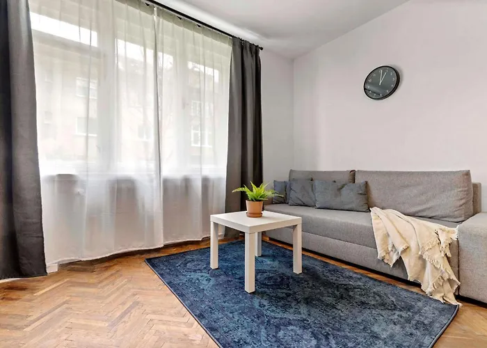 Апартаменти Cosy 10 Min Center Братислава