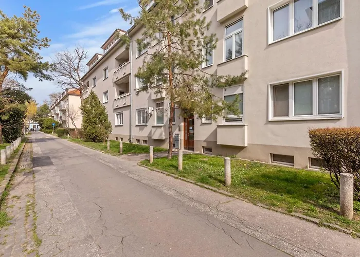 Cosy 10 Min Center *